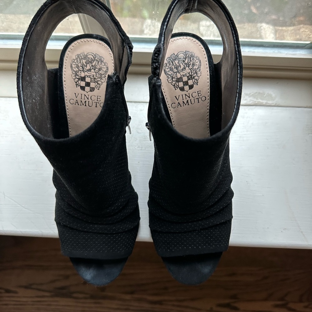 Vince Camuto Size 7 1/2